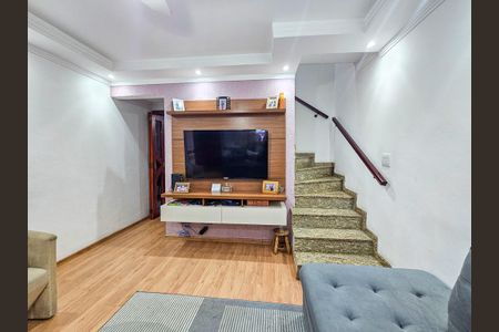 Sala de casa de condomínio para alugar com 3 quartos, 140m² em Jardim Sandra, São Paulo