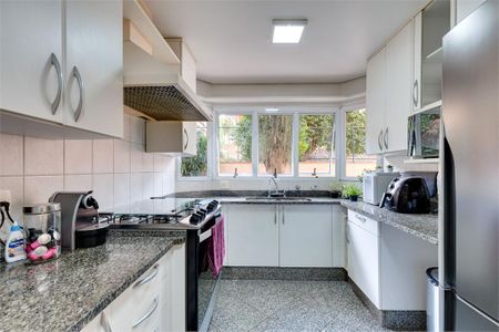 Casa à venda com 4 quartos, 518m² em Jardim Cordeiro, São Paulo