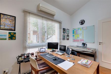 Casa à venda com 4 quartos, 518m² em Jardim Cordeiro, São Paulo