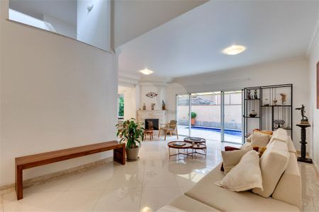 Casa à venda com 4 quartos, 518m² em Jardim Cordeiro, São Paulo