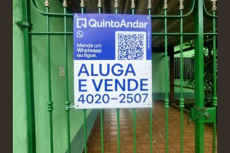 Casa para alugar com 134m², 3 quartos e 3 vagas Casa para alugar com 134m², 3 quartos e 3 vagasFachada do imóvel com placa QuintoAndar