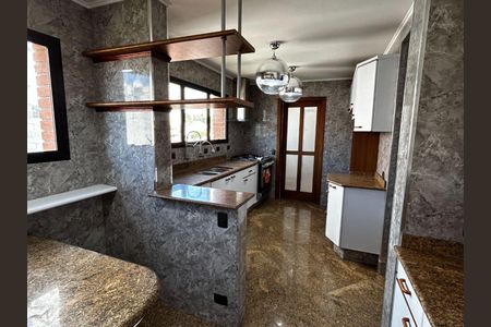 Apartamento para alugar com 198m², 4 quartos e 3 vagas