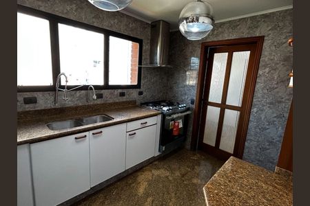 Apartamento para alugar com 198m², 4 quartos e 3 vagas