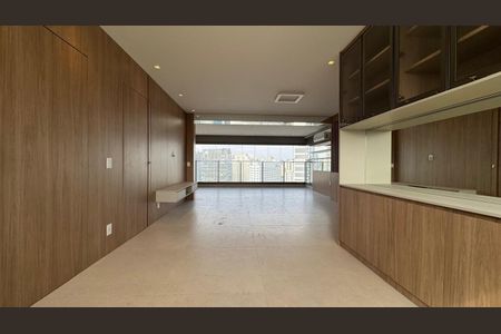 Apartamento para alugar com 160m², 3 quartos e 3 vagas