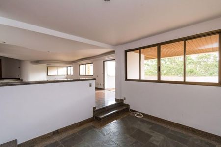 Apartamento para alugar com 370m², 4 quartos e 4 vagas