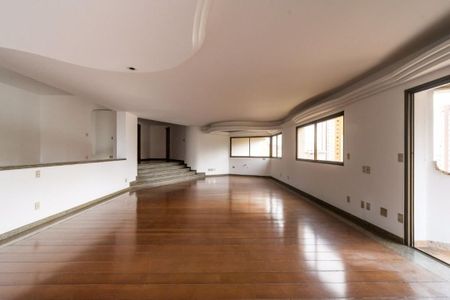 Apartamento para alugar com 370m², 4 quartos e 4 vagas