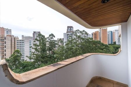 Apartamento para alugar com 370m², 4 quartos e 4 vagas