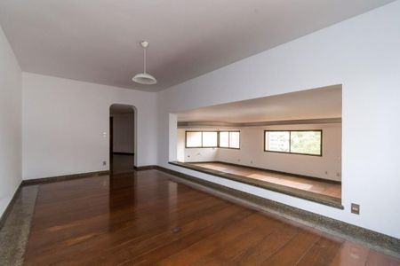 Apartamento para alugar com 370m², 4 quartos e 4 vagas