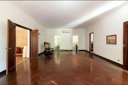 Casa à venda com 420m², 4 quartos e 5 vagas