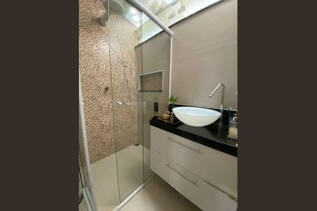 Casa à venda com 250m², 4 quartos e 4 vagas