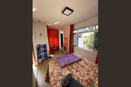 Casa à venda com 250m², 4 quartos e 4 vagas