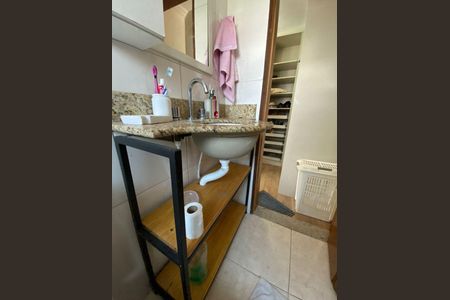 Casa à venda com 250m², 4 quartos e 4 vagas