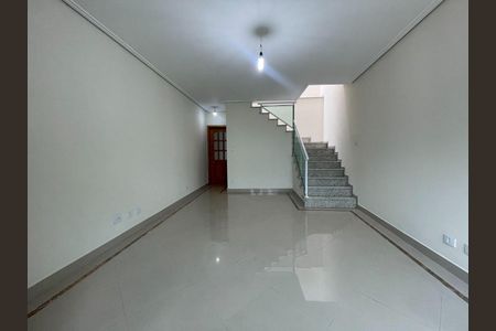 Casa à venda com 3 quartos, 190m² em Vila Comercial, São Paulo