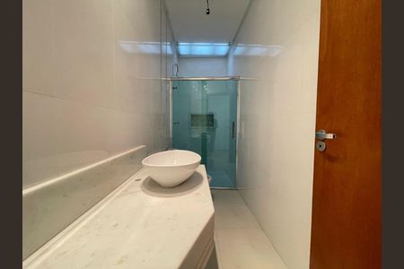 Casa à venda com 3 quartos, 190m² em Vila Comercial, São Paulo