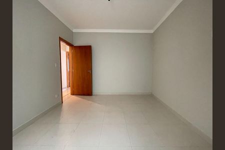 Casa à venda com 3 quartos, 190m² em Vila Comercial, São Paulo