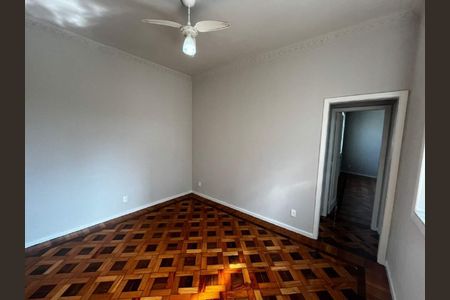 Apartamento à venda com 72m², 2 quartos e sem vaga