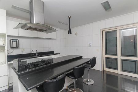 Casa para alugar com 212m², 5 quartos e 3 vagas Casa para alugar com 212m², 5 quartos e 3 vagasCozinha
