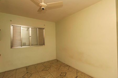 Casa para alugar com 212m², 5 quartos e 3 vagas Casa para alugar com 212m², 5 quartos e 3 vagasQuarto 2