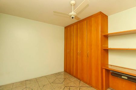 Casa para alugar com 212m², 5 quartos e 3 vagas Casa para alugar com 212m², 5 quartos e 3 vagasQuarto 2