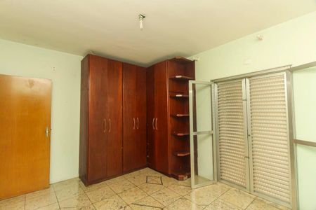 Casa para alugar com 212m², 5 quartos e 3 vagas Casa para alugar com 212m², 5 quartos e 3 vagasSuite