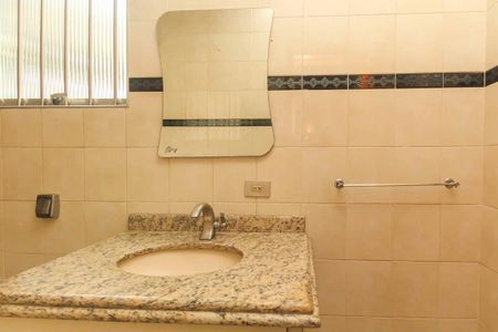 Casa para alugar com 212m², 5 quartos e 3 vagas Casa para alugar com 212m², 5 quartos e 3 vagasBanheiro da Suíte
