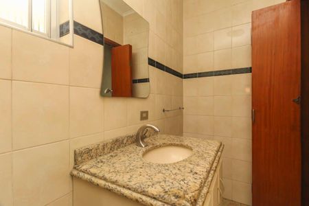 Casa para alugar com 212m², 5 quartos e 3 vagas Casa para alugar com 212m², 5 quartos e 3 vagasBanheiro da Suíte