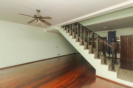 Casa para alugar com 212m², 5 quartos e 3 vagas Casa para alugar com 212m², 5 quartos e 3 vagasSala
