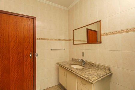 Casa para alugar com 212m², 5 quartos e 3 vagas Casa para alugar com 212m², 5 quartos e 3 vagasBanheiro