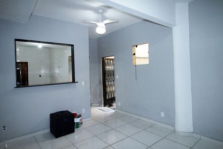 Sala de casa para alugar com 2 quartos, 100m² em Penha, Rio de Janeiro