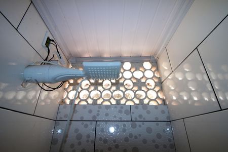 Casa para alugar com 100m², 2 quartos e sem vagaBanheiro da Suíte