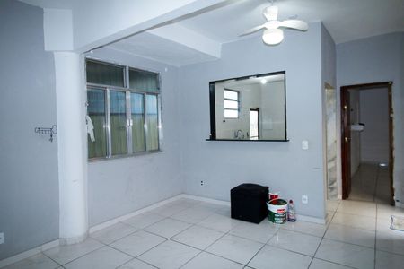 Sala de casa para alugar com 2 quartos, 100m² em Penha, Rio de Janeiro