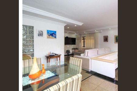 Casa à venda com 4 quartos, 348m² em Campo Grande, São Paulo