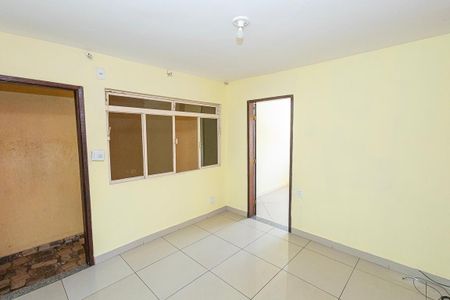 Sala de casa para alugar com 2 quartos, 100m² em São Cosme de Baixo (são Benedito), Belo Horizonte