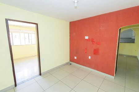 Sala de casa para alugar com 2 quartos, 100m² em São Cosme de Baixo (são Benedito), Belo Horizonte