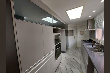 Apartamento à venda com 205m², 3 quartos e 4 vagas