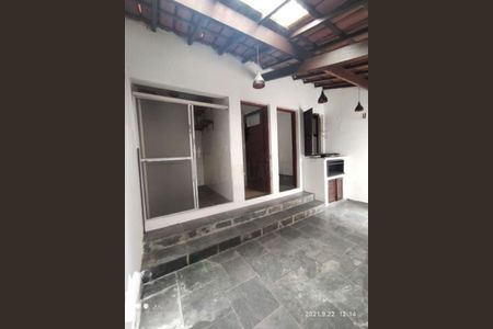 Casa à venda com 3 quartos, 150m² em Jardim Luanda, São Paulo