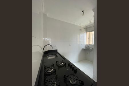Cozinha de apartamento para alugar com 2 quartos, 40m² em Chácaras Caxingui, Embu das Artes