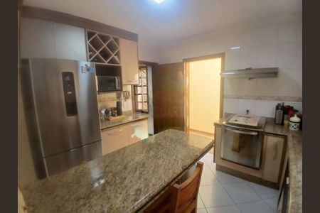 Casa à venda com 150m², 4 quartos e 4 vagas