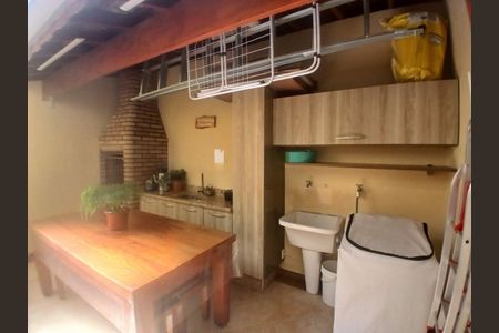 Casa à venda com 150m², 4 quartos e 4 vagas