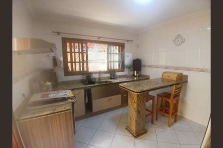 Casa à venda com 150m², 4 quartos e 4 vagas