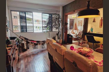 Apartamento à venda com 97m², 2 quartos e 1 vaga