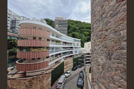 Apartamento à venda com 97m², 2 quartos e 1 vaga