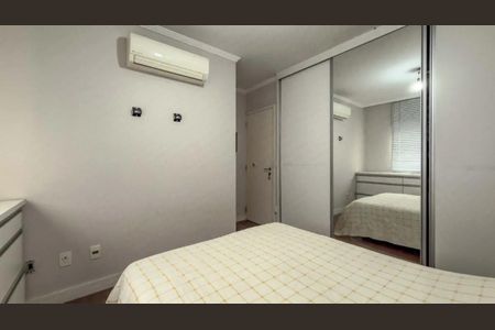 Apartamento à venda com 210m², 3 quartos e 3 vagas Apartamento à venda com 210m², 3 quartos e 3 vagasQuarto