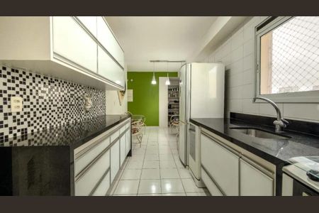 Apartamento à venda com 210m², 3 quartos e 3 vagas Apartamento à venda com 210m², 3 quartos e 3 vagasCozinha