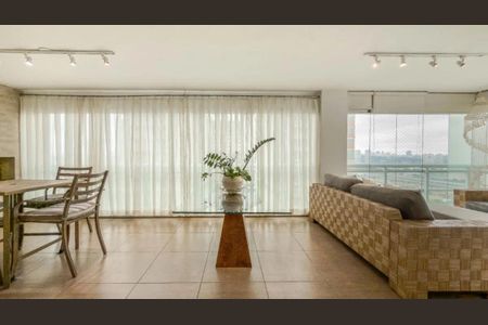 Apartamento à venda com 210m², 3 quartos e 3 vagas Apartamento à venda com 210m², 3 quartos e 3 vagasSala