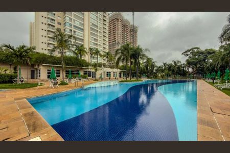 Apartamento à venda com 210m², 3 quartos e 3 vagas Apartamento à venda com 210m², 3 quartos e 3 vagasPiscina