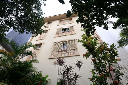 Apartamento à venda com 110m², 4 quartos e 1 vaga Apartamento à venda com 110m², 4 quartos e 1 vagaFachada