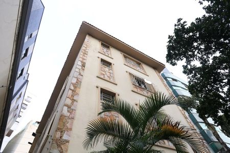 Apartamento à venda com 110m², 4 quartos e 1 vaga Apartamento à venda com 110m², 4 quartos e 1 vagaFachada
