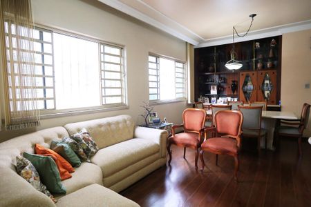 Apartamento à venda com 110m², 4 quartos e 1 vaga Apartamento à venda com 110m², 4 quartos e 1 vagaSala