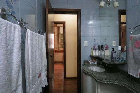 Apartamento à venda com 110m², 4 quartos e 1 vaga Apartamento à venda com 110m², 4 quartos e 1 vagaBanheiro